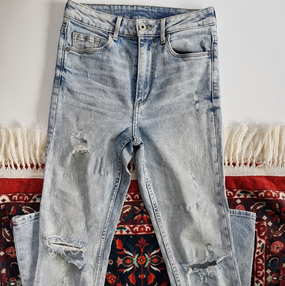 H&M - High Rise Acid Wash Skinny Jeans - Picture 3 of 5